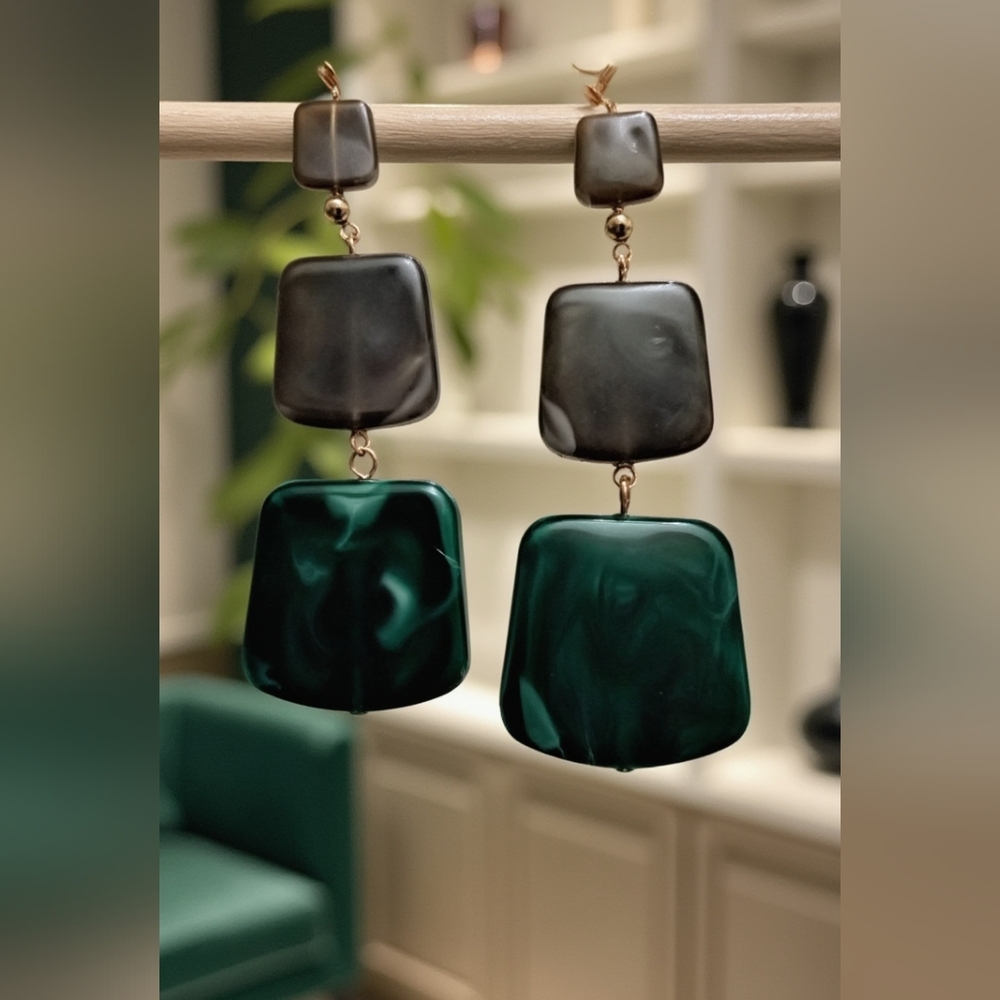 Earrings - Picture 2 of 3